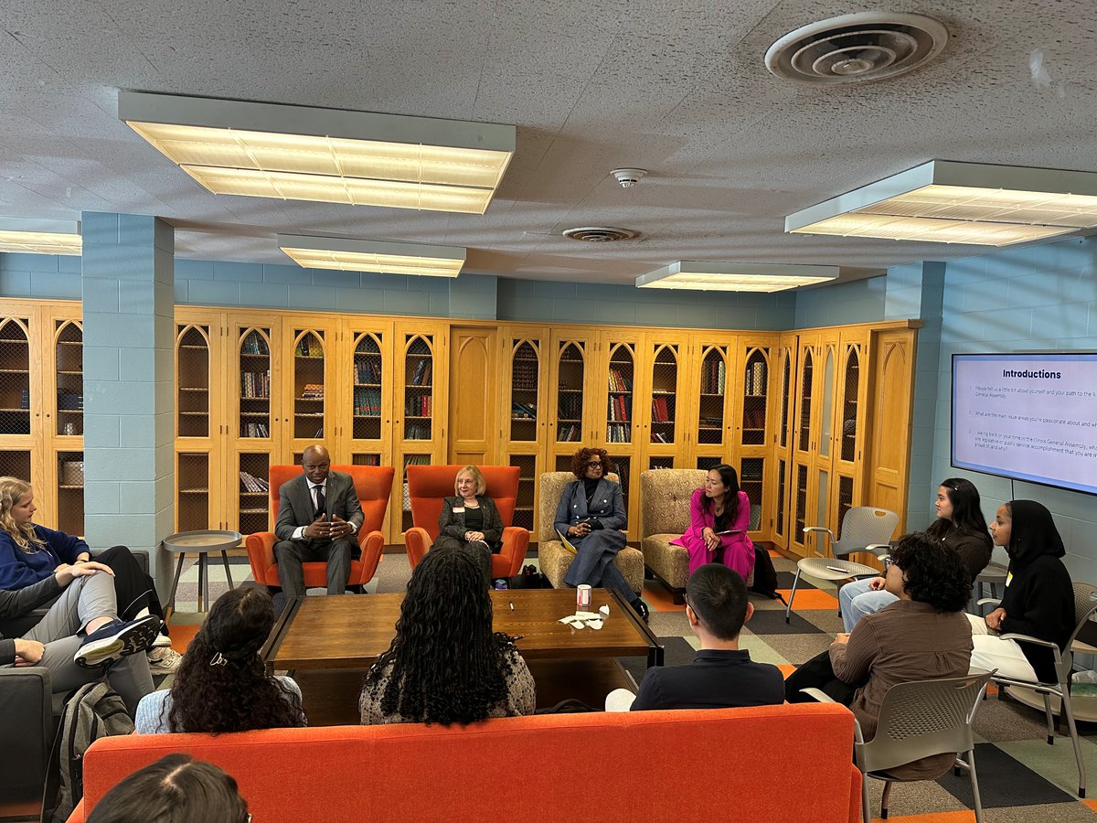 NorthwesternGR's tweet photo. Thank you @SpeakerWelchIL, @RobynGabel, @replilly78, and @jyangrohr for an engaging and educational session with @NorthwesternU Policy in Action students. It was an honor to learn about your individual journeys to the Illinois General Assembly. https://t.co/VYhzxsvd8P