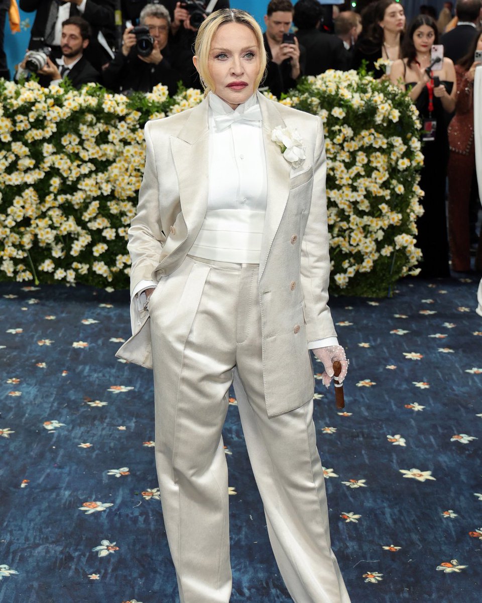 elele.com.tr tweet media