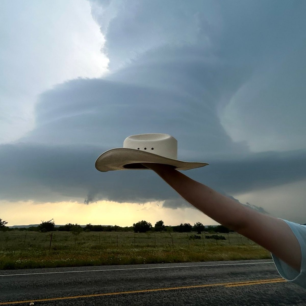 DFWStormChasers tweet media