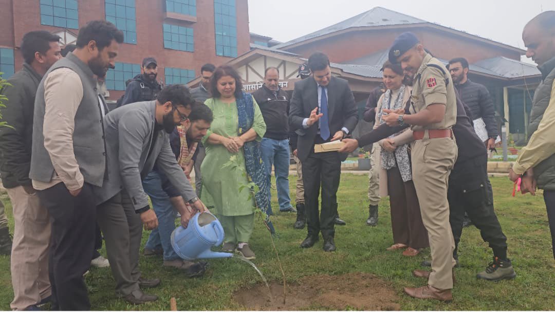 Dr Touseef bhatt( Socio-Environmental Activist ) tweet media