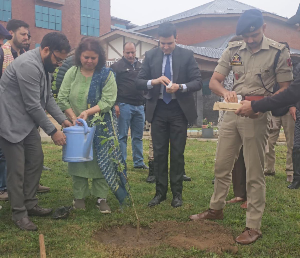 Dr Touseef bhatt( Socio-Environmental Activist ) tweet media