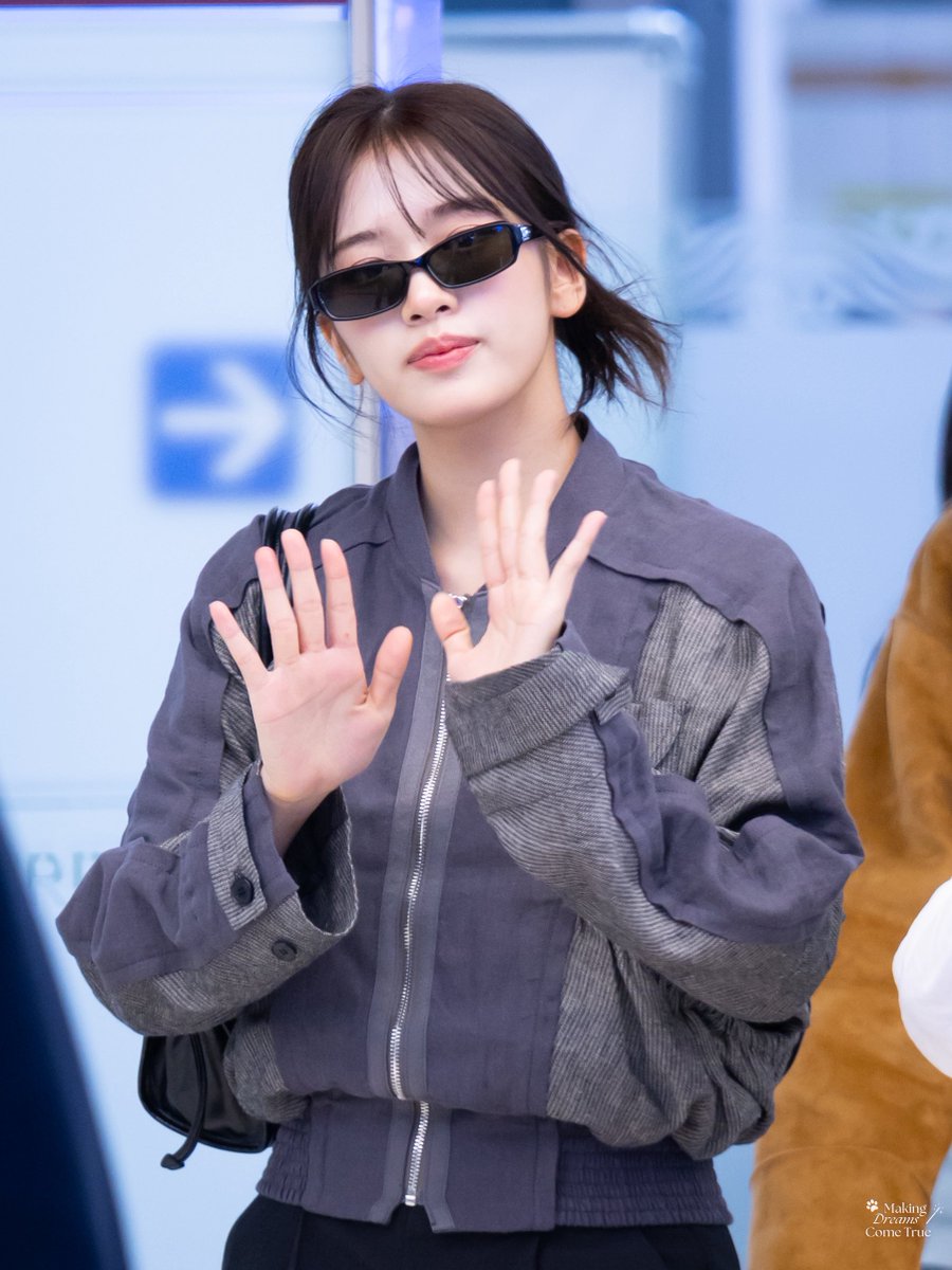 making_DCT's tweet photo. 260429
📍서울🇰🇷 도착🛬 HD🪄
#IVE #아이브 #アイヴ #AnYujin #안유진 #YUJIN #유진 #ユジン https://t.co/0aGoaXJpqs
