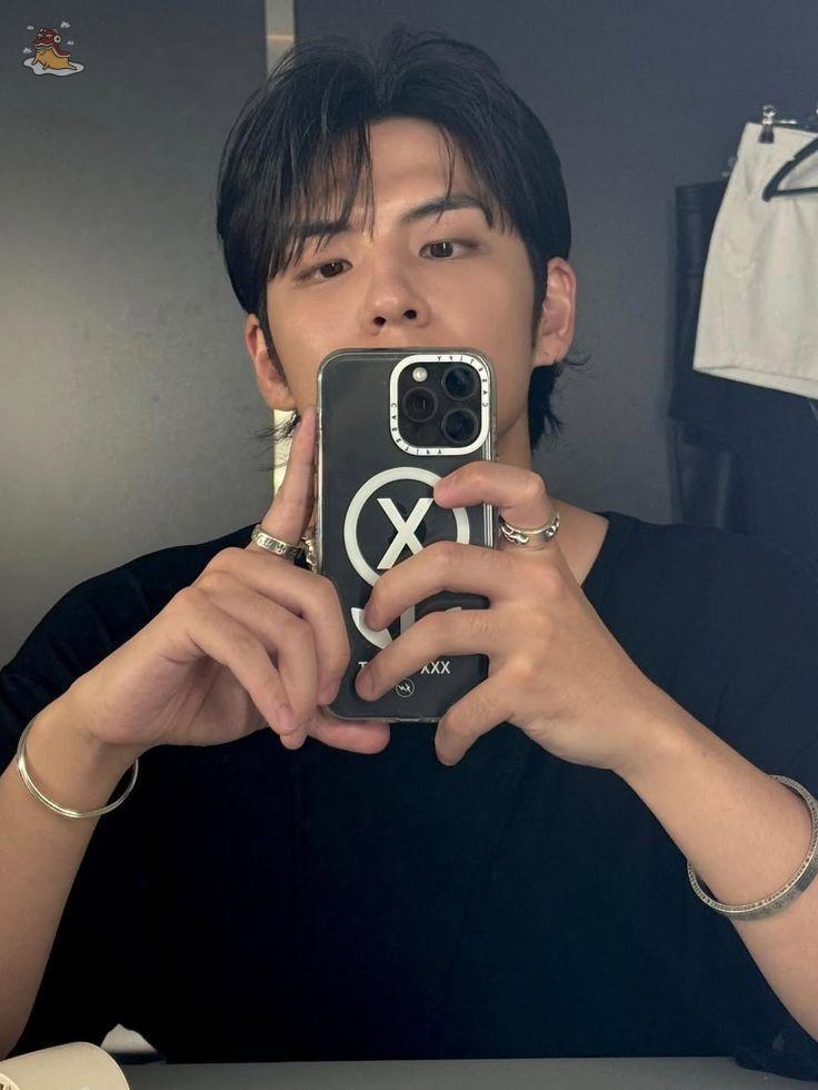 SOC-IE 💛 ˚☽˚.⋆ tweet media