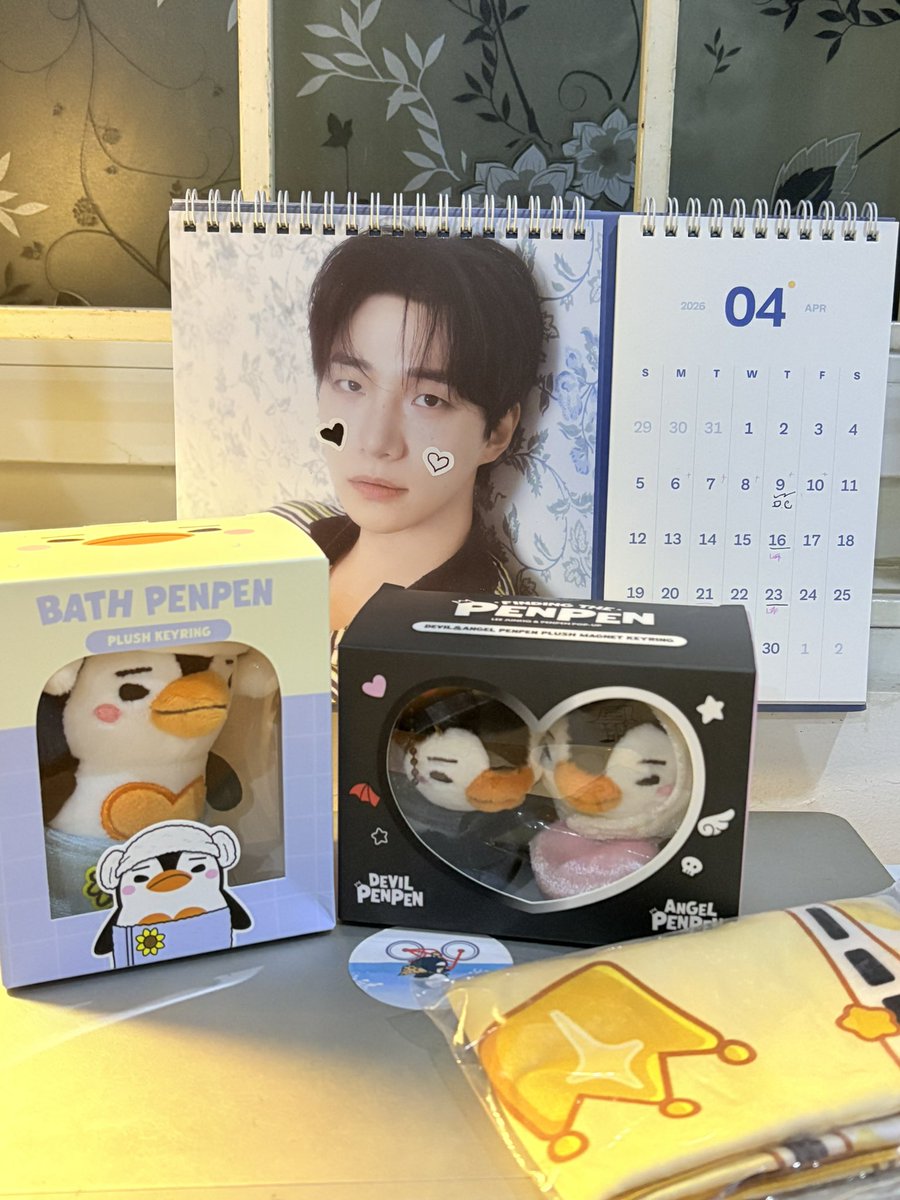 phuongv75's tweet photo. Finally I got them 😘😍💛
#Findingpenpen https://t.co/R0KEb1pe4Z