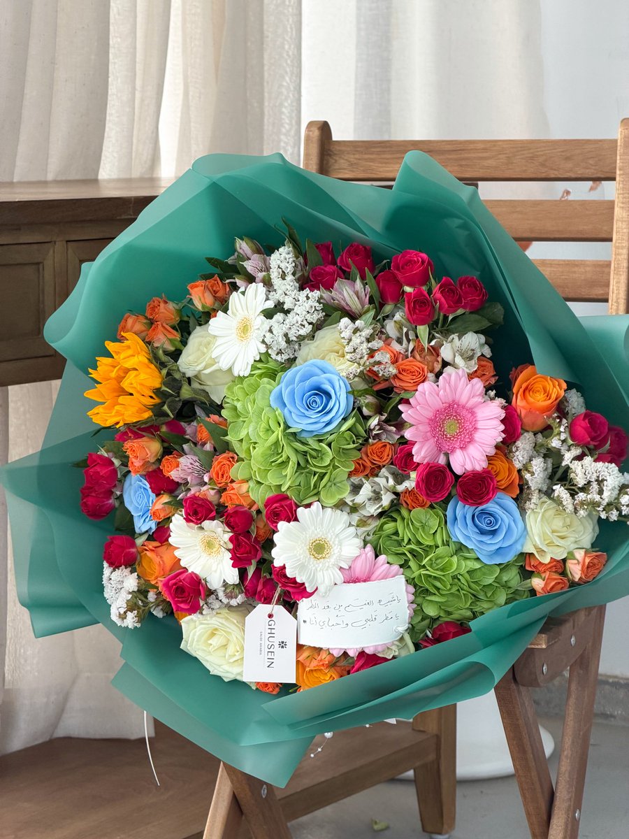 ghuseinflowers's tweet photo. الأجواء الحلوة لها شكل ، وغالباً تكون ورد🌸💛💕🤍 "باقه الصيّف"🌻. https://t.co/KbSDz3mTUO