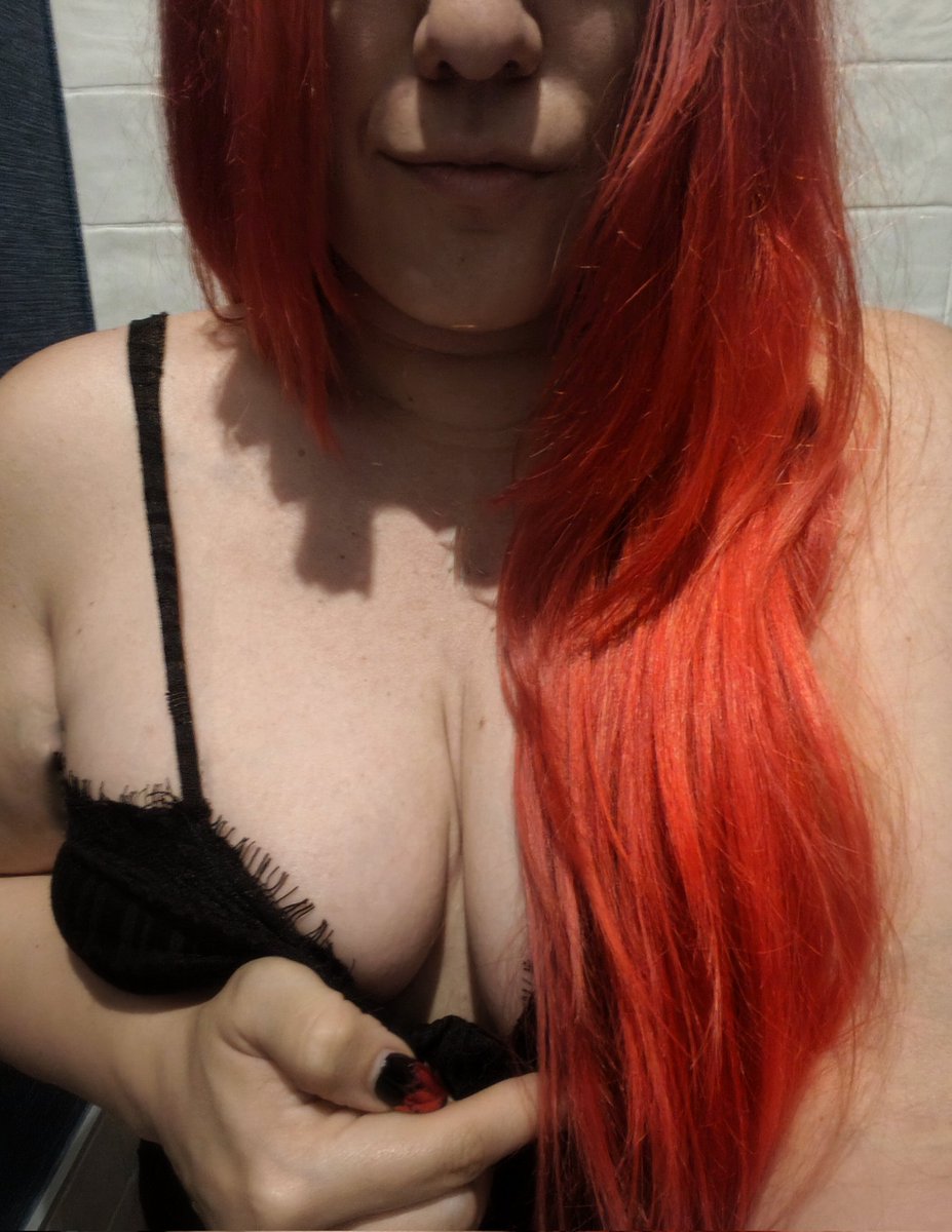 Red_horny tweet media