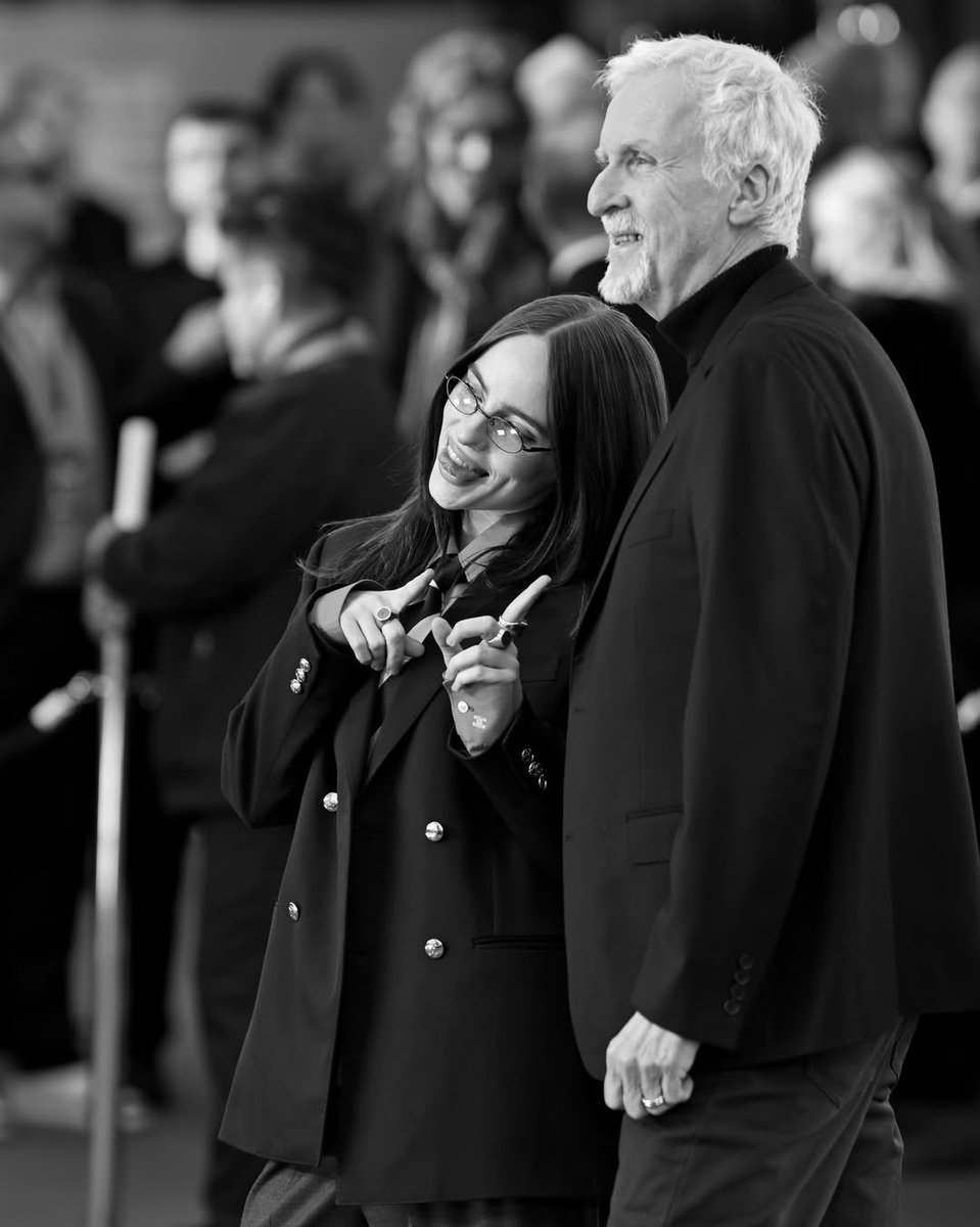 Billie Eilish News ★ tweet media