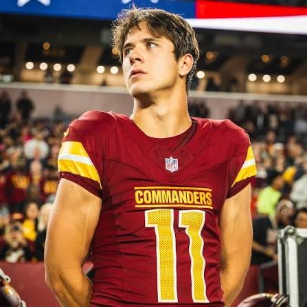 Rio_Robinson91's tweet image. Luke in 8 games last year caught more TDS than 1st Round Drafted Burks has in his ENTIRE CAREER

and was 81 yards short of passing dyamis BEST YARDAGE Season of 308 YARDS

AND was like top five in Kick Return Yards 

And folks think he not making  THIS ROSTER lmaoooo 

#raisehail