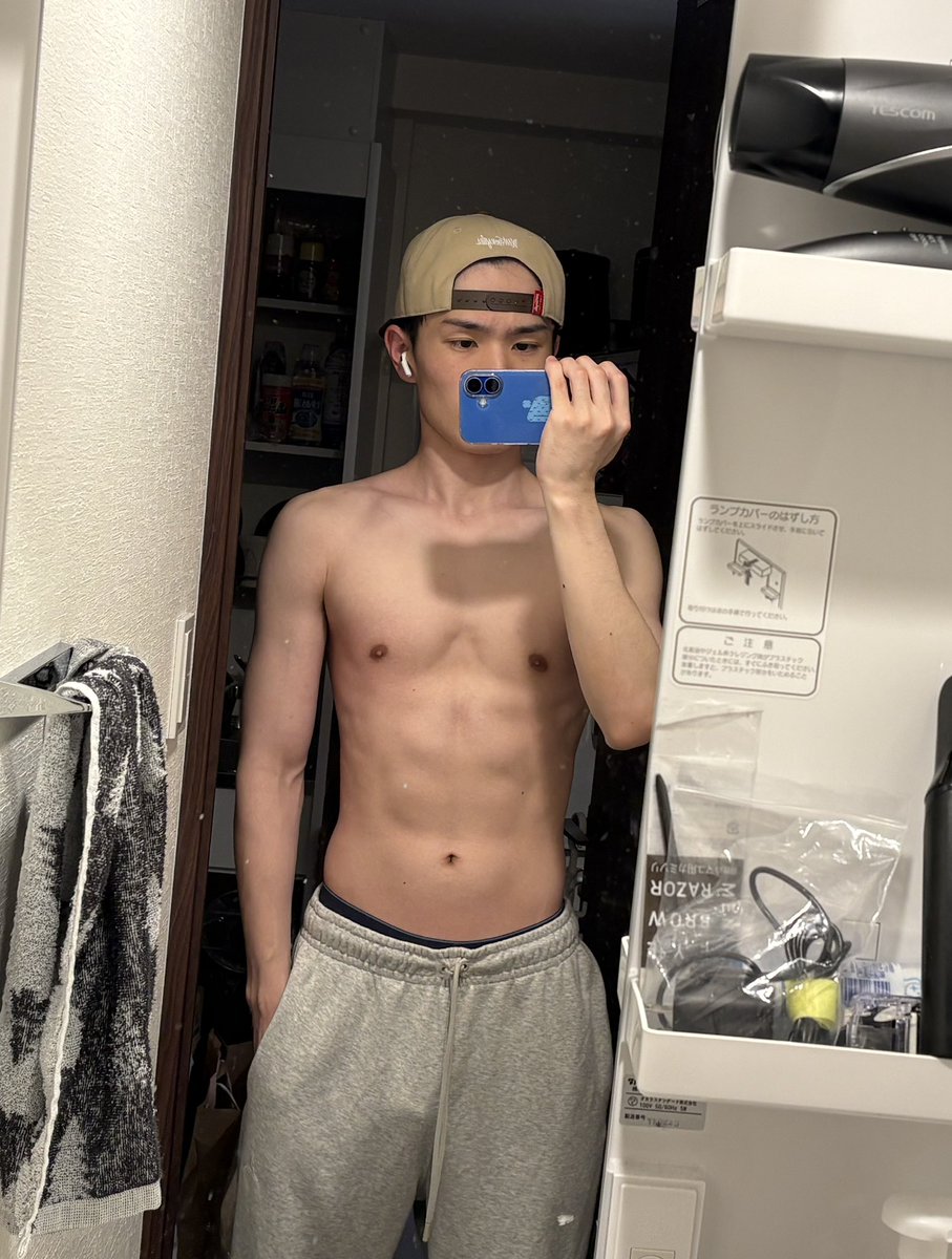 りんたろ tweet media