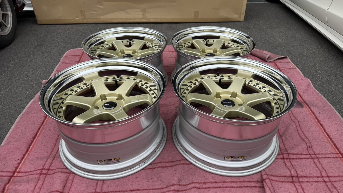 yakara17vx's tweet photo. ホイール売ります。
JDM Concept GT6 3P
19inch 10J+6 11J+6 5h/120 Oディスク
仕様距離1000km。屋内保管。
小傷ありますが、リムくすみなど皆無です。
送料別25マンでいいです。
DM送れない場合はリプください。
#拡散希望 https://t.co/GPLu6RgrL4