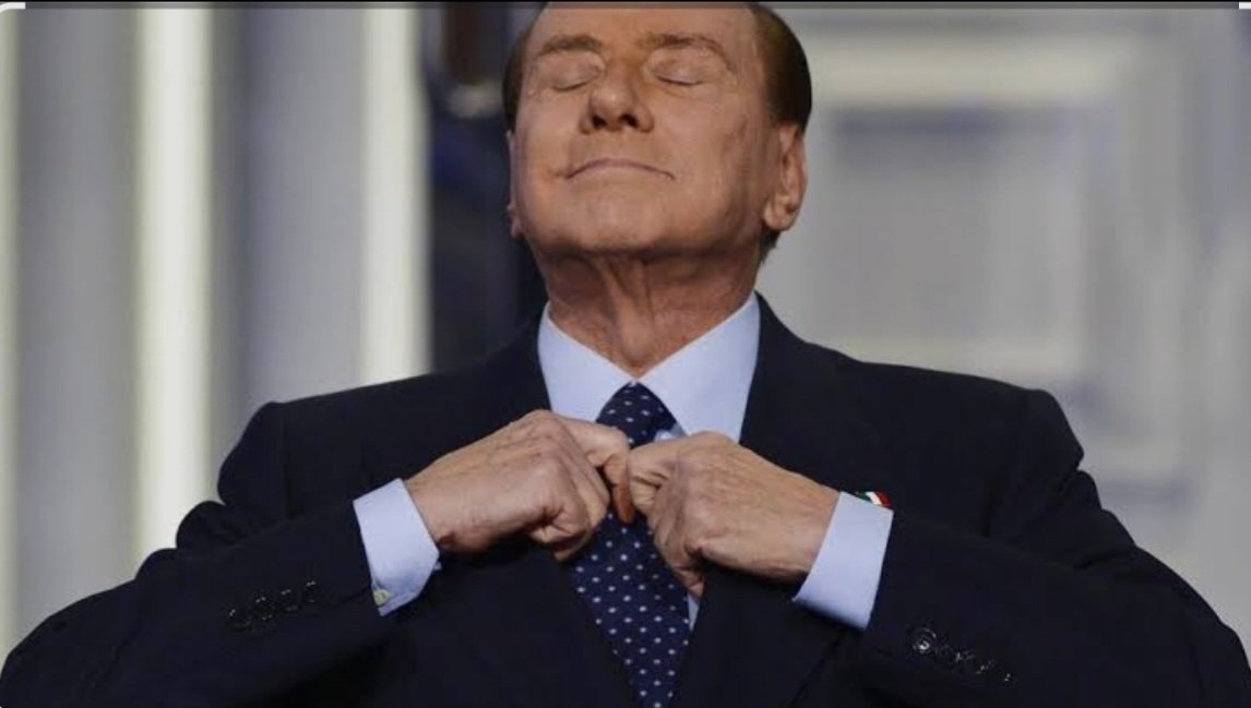 Il caso #Minetti che ci ripresenta lo scontro tra destra e #Quirinale riporta alle cronache un'era che ha condizionato - e continua a farlo - il percorso storico di questo Paese. 
I danni culturali e politici di un personaggio senza scrupoli che ci trascineremo per  generazioni.
