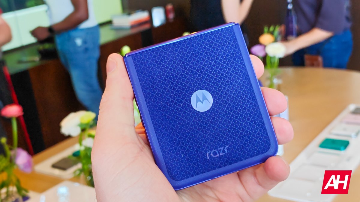 Androidheadline tweet media