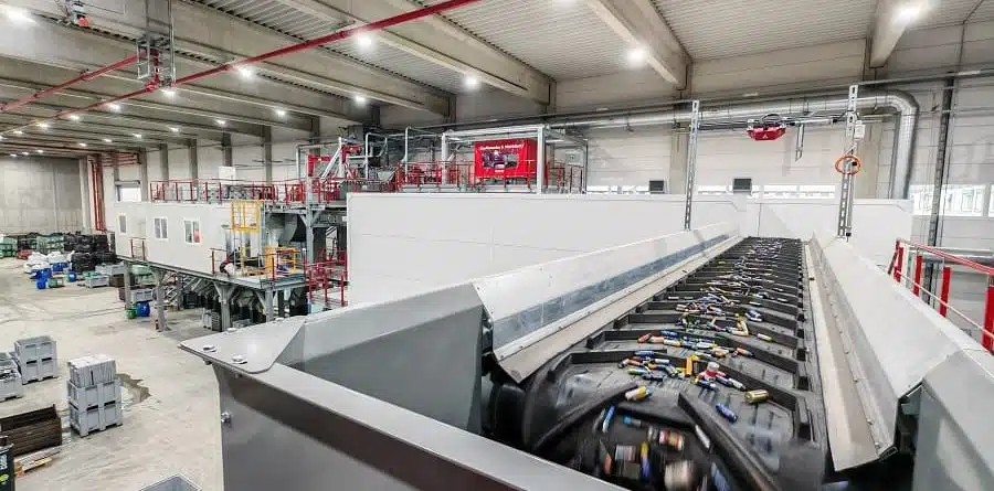 revistaide's tweet image. ♻️🔋#StadlerAnlagenbauGmbH  suministra una de las plantas de clasificación de baterías domésticas más avanzadas de Europa.

👉 Descubre cómo esta solución está transformando el futuro del reciclaje de baterías. ide-e.com/stadler-weeesw…

#revistaide #ide #innovación