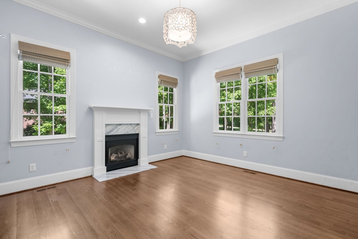 HickoryNCHomes's tweet image. #JustListed Home For Sale in Newton!
📷 CALL 828-328-9540 to schedule a showing TODAY
📷 CLICK for more pictures and information &amp;gt;&amp;gt;
betterfoothills.com/listing/NC/New…
📷 Amazing home with 3 bedrooms and 3.5 bathrooms on a 1.13 acre lot near Catawba Country Club.
📷 CONTACT Listing Agent