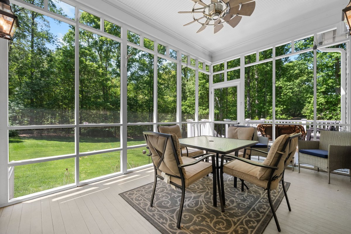 HickoryNCHomes's tweet image. #JustListed Home For Sale in Newton!
📷 CALL 828-328-9540 to schedule a showing TODAY
📷 CLICK for more pictures and information &amp;gt;&amp;gt;
betterfoothills.com/listing/NC/New…
📷 Amazing home with 3 bedrooms and 3.5 bathrooms on a 1.13 acre lot near Catawba Country Club.
📷 CONTACT Listing Agent