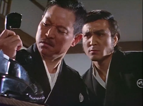 BotTelephone's tweet photo. 『キイハンター』第202話（1972年）　#公衆電話 #電話 #黒電話 https://t.co/z2exxTAwi2
