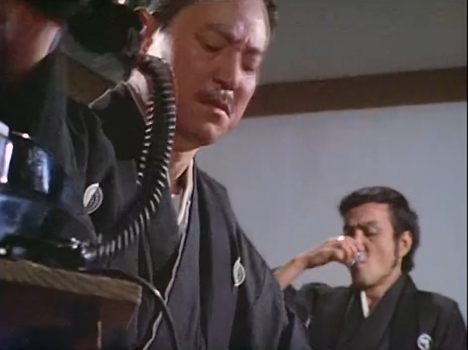 BotTelephone's tweet photo. 『キイハンター』第202話（1972年）　#公衆電話 #電話 #黒電話 https://t.co/z2exxTAwi2