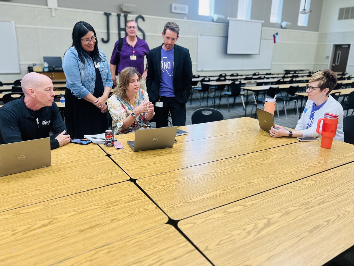 Plano_Schools's tweet photo. #PISDMissionMonday featured a wonderful visit to @JasperWolves, where Cabinet members took part in group work, learned about the latest campus news and saw student learning in action!
Thanks to Principal Brooks Baca and the team for starting the week with excitement! ππ€ https://t.co/k6bAnXkZZr