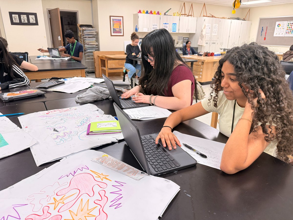 Plano_Schools's tweet photo. #PISDMissionMonday featured a wonderful visit to @JasperWolves, where Cabinet members took part in group work, learned about the latest campus news and saw student learning in action!
Thanks to Principal Brooks Baca and the team for starting the week with excitement! ππ€ https://t.co/k6bAnXkZZr