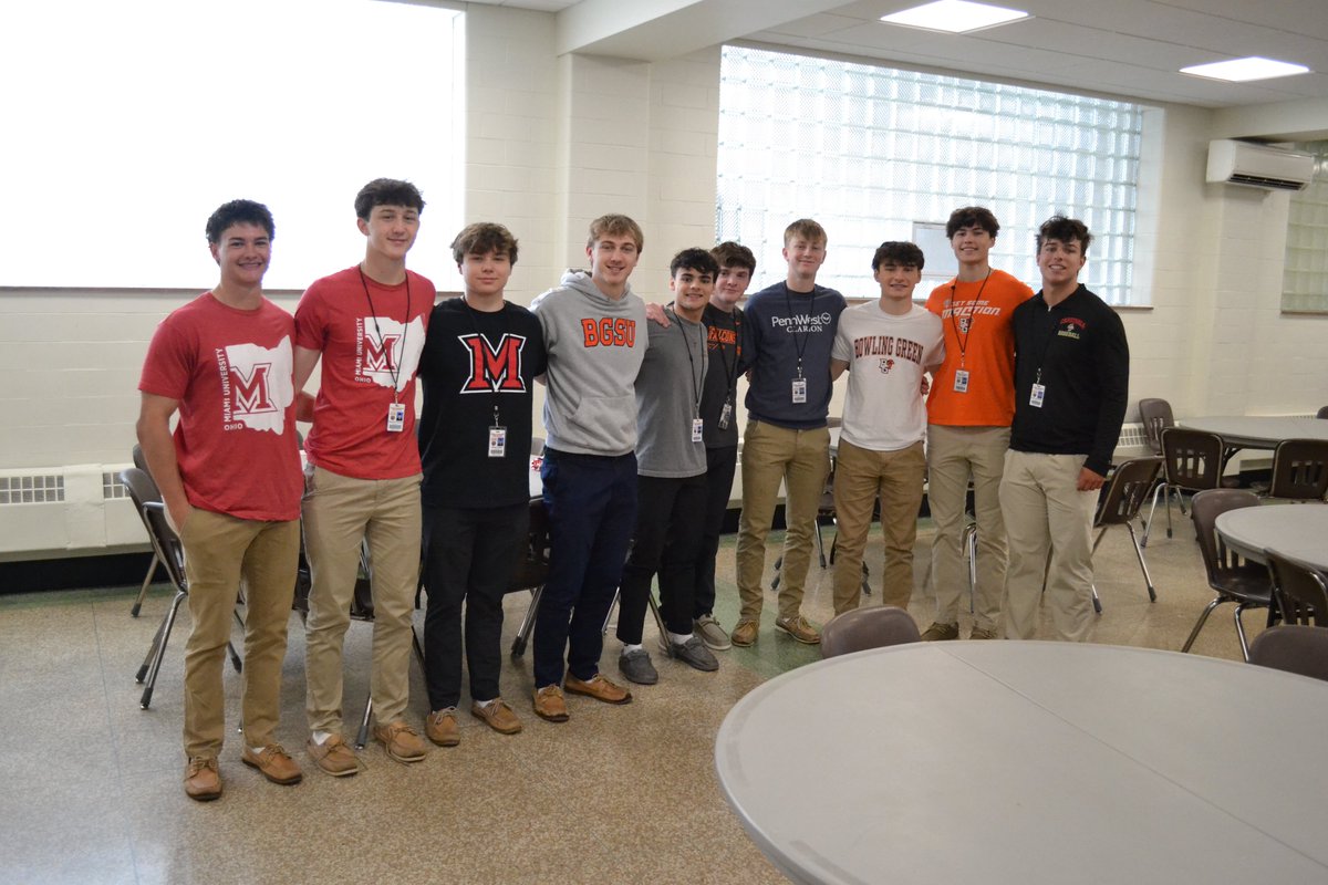 paduafranciscan's tweet image. The Class of 2026 celebrated College Decision Day today! 

The Advancement Team, along with the Counseling Department, treated the seniors to breakfast sandwiches and coffee.

#PaduaClassOf2026 #DecisionDay