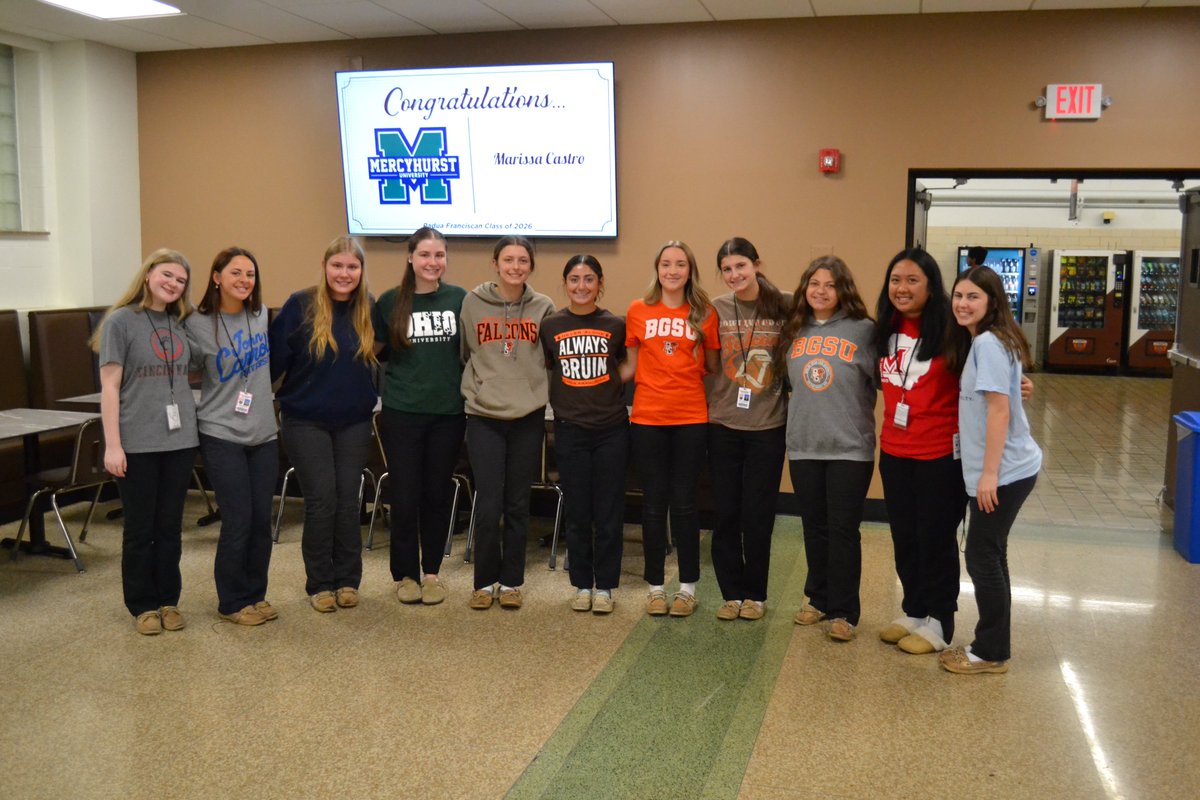 paduafranciscan's tweet image. The Class of 2026 celebrated College Decision Day today! 

The Advancement Team, along with the Counseling Department, treated the seniors to breakfast sandwiches and coffee.

#PaduaClassOf2026 #DecisionDay