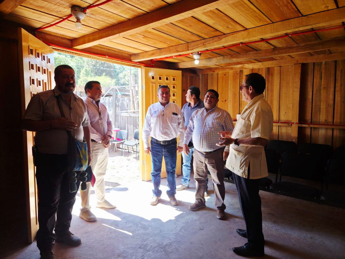 SSDurango's tweet photo. Con la participación comunitaria, Comisariado Ejidal de Milpillas y Juez de Cuartel de Maíz Gordo en #PuebloNuevo, y el trabajo coordinado de #PFAM se remodeló la Casa de Salud que beneficiará a los más de 2,000 habitantes que atiende esta Unidad Médica Móvil de la J. Sanitaria 1 https://t.co/nidUcHlgAK