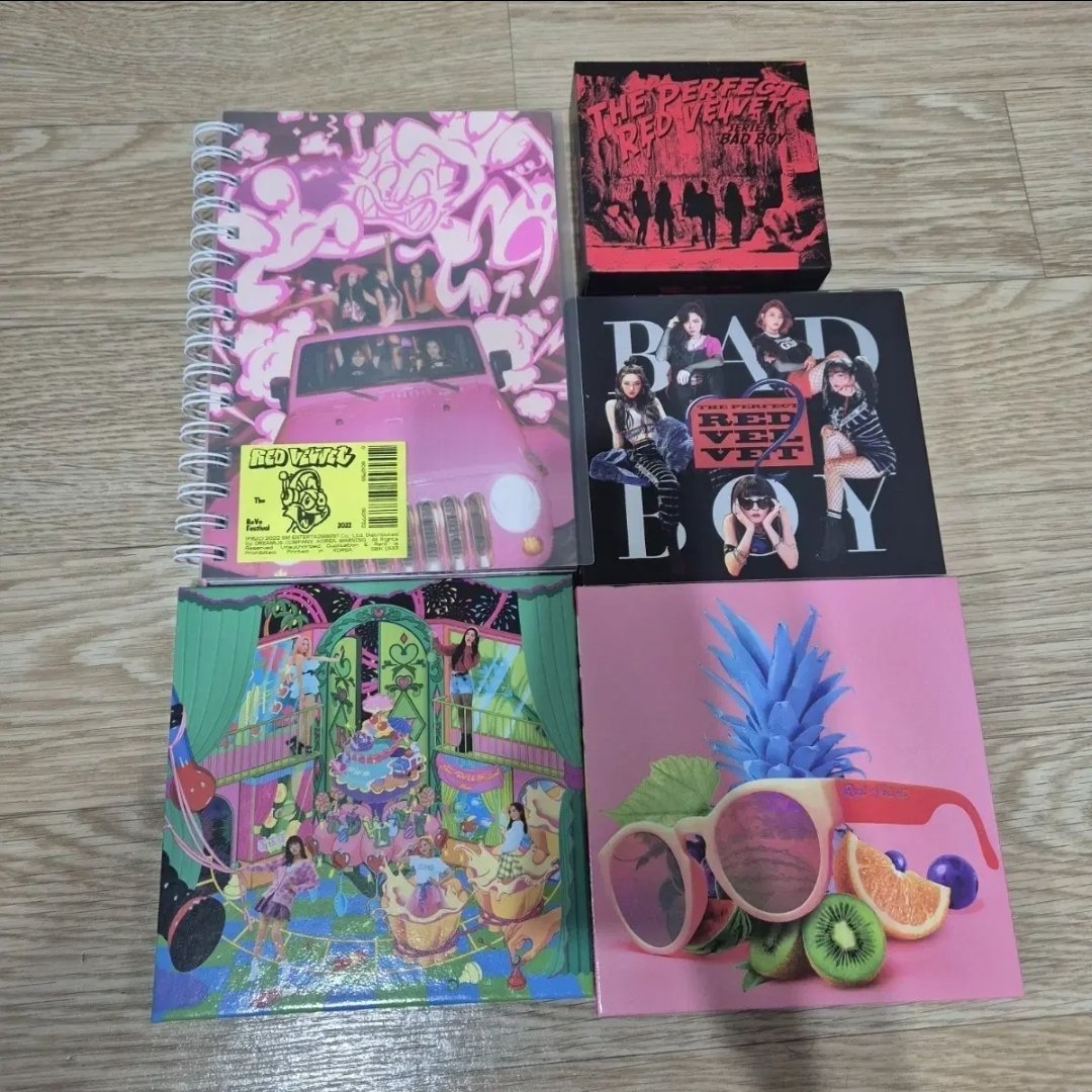 pocapanda's tweet photo. 레드벨벳 개봉앨범 일괄 1.5에 양도합니다. 
포카 제외 구성품 전부 있습니다.
Gs25반택 또는 택배 가능

레드벨벳 예리 슬기 아이린 웬디 조이 https://t.co/PijJJTgWks