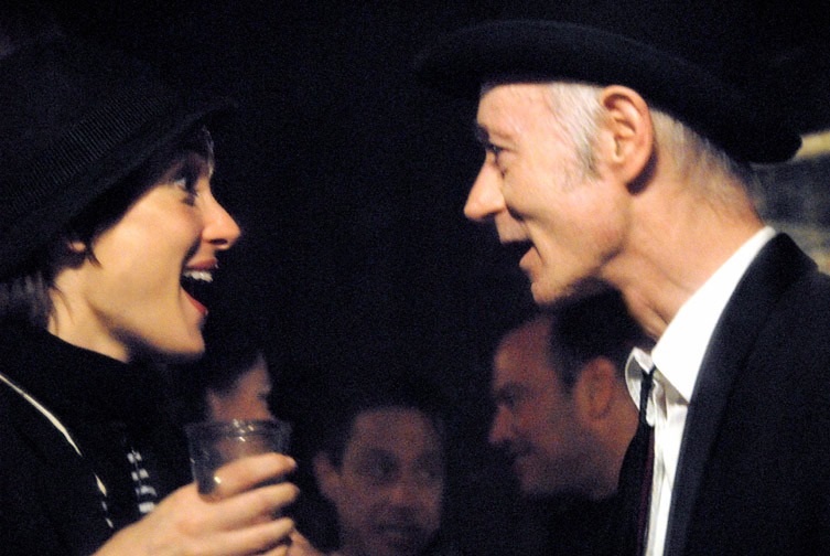 winonaryderbrs's tweet photo. No #winonawednesday de hoje temos essas fotos de Winona Ryder e BP Fallon. 🖤 https://t.co/KtTzzFIpgv