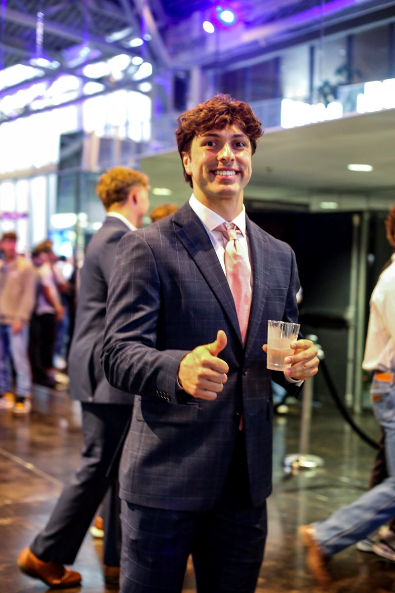 EIU_FB's tweet image. Great Evening at The Billy’s 🐾

#WeNotMe | #BleedBlue | #TogetherWeWill