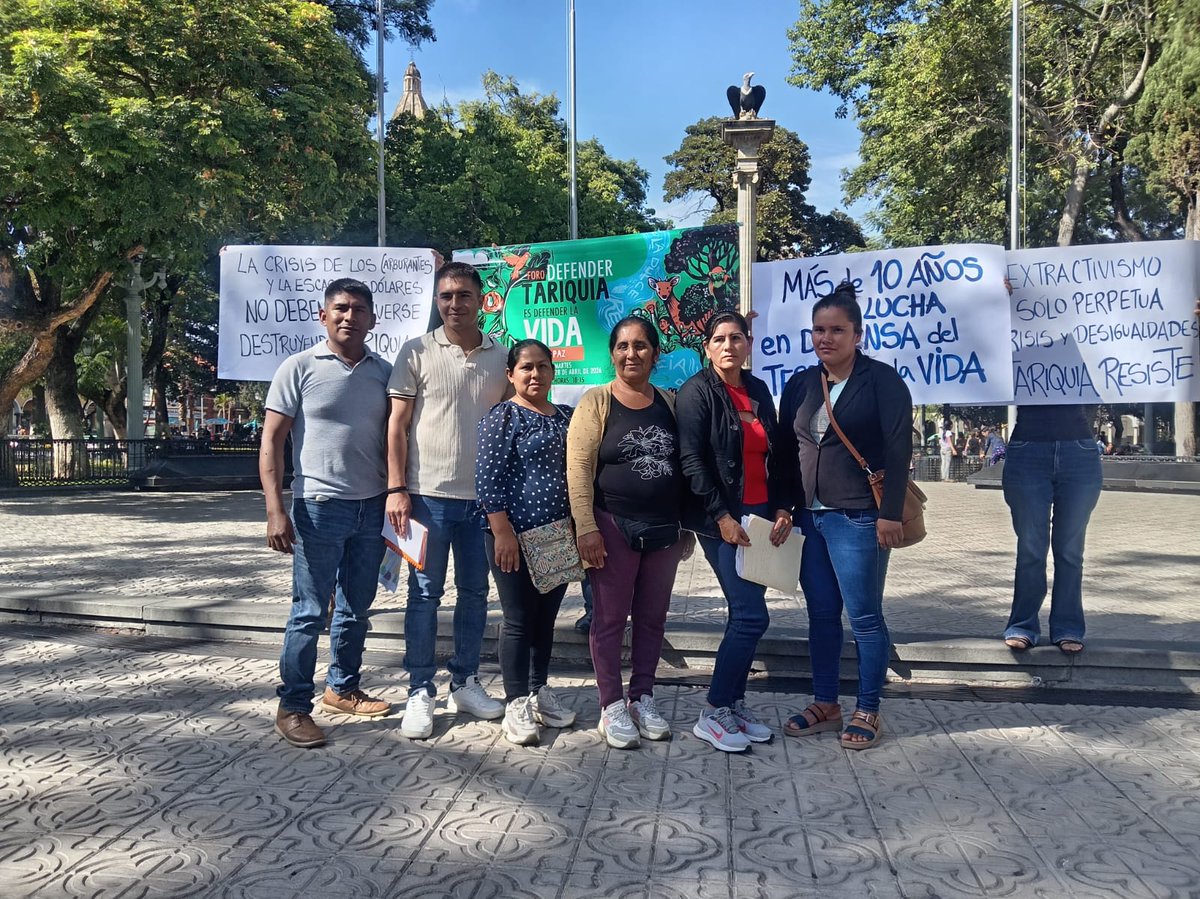 cedib_com's tweet photo. HOY arribaron defensoras y defensores #Tariquía a Cochabamba.
Sus voces y testimonios de lucha serán escuchados en el Foro "Defender Tariquía es defender la vida" a realizarse este 29 abril | Hrs. 18:00
📌Aula Magna, Facultad de Ciencias Políticas y Jurídicas UMSS
¡Les esperamos! https://t.co/5iFwG1B7yF