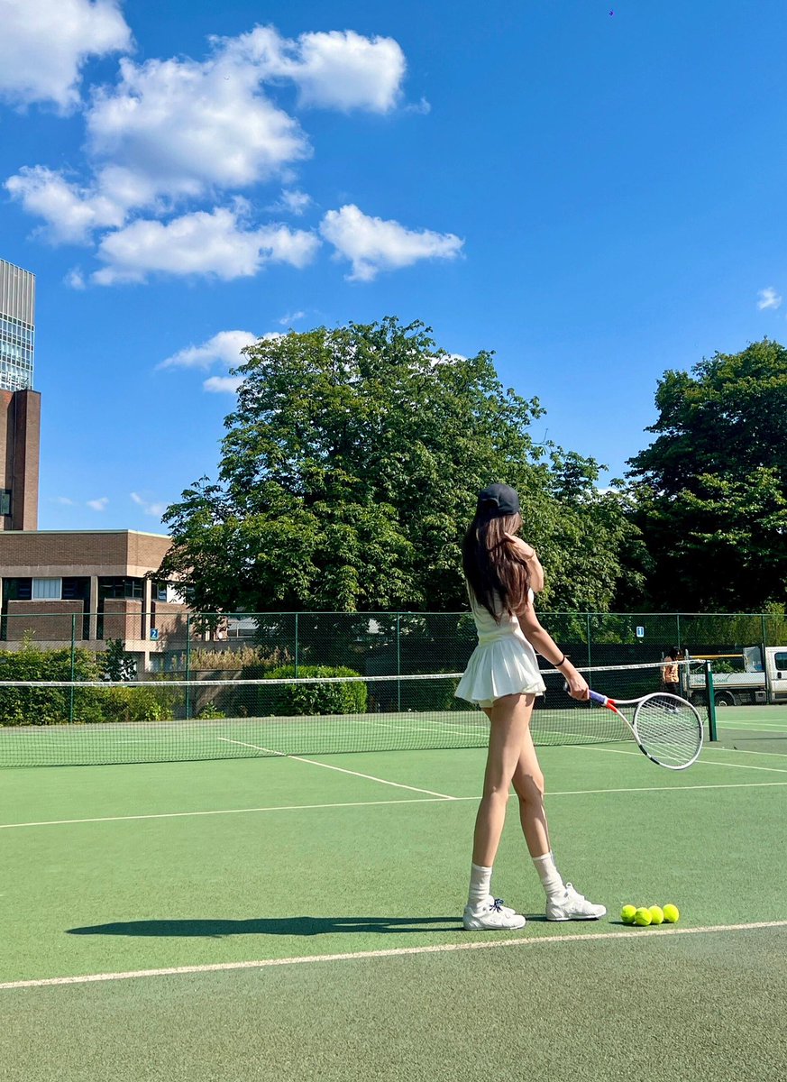 SweetDorothy8's tweet photo. Play tennis🎾 https://t.co/b8bz6yiC71