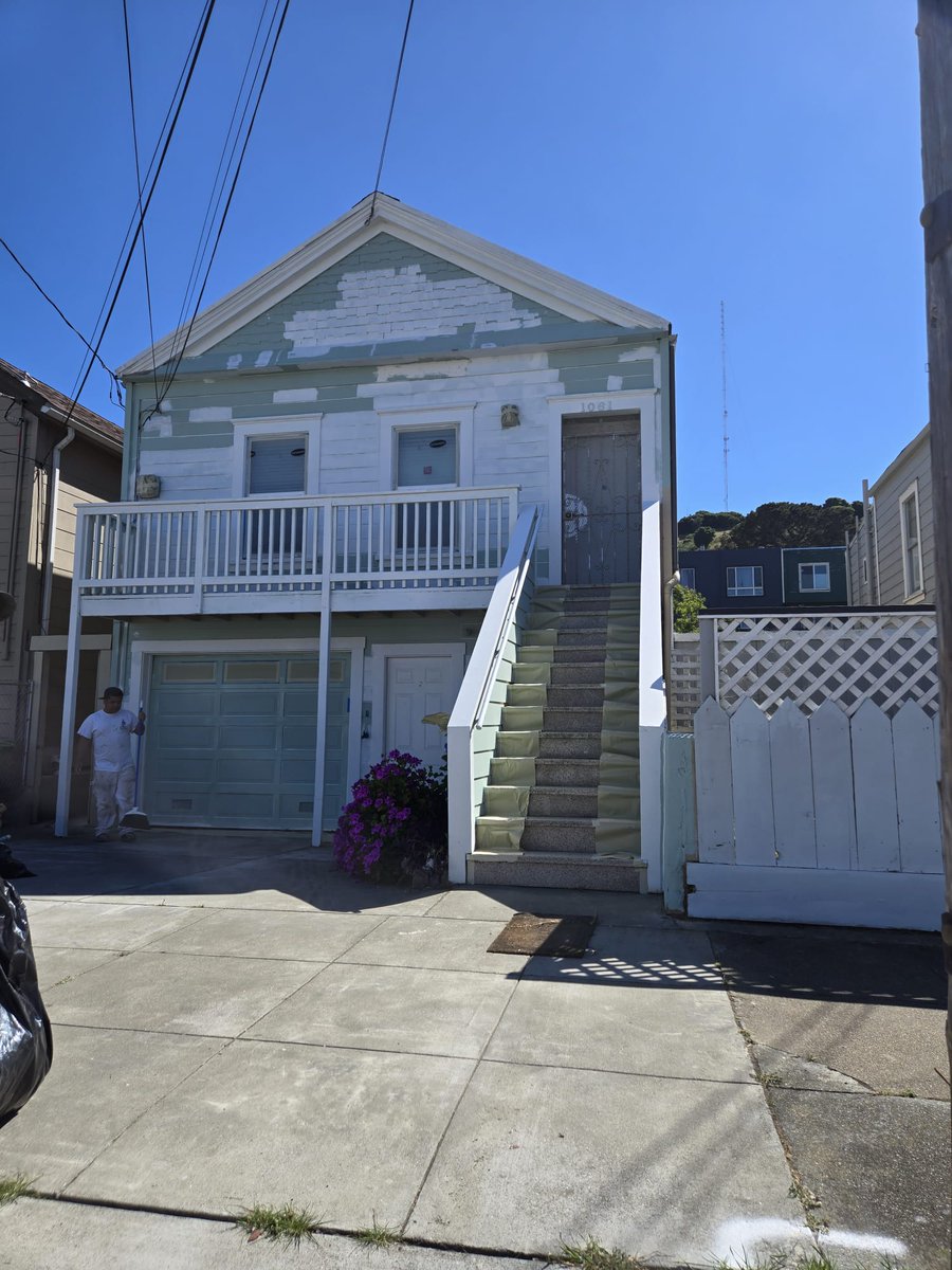 ProPaintingCorp's tweet image. 🎨✨Exterior painting not only improves the appearance of your home, it also protects your property from the weather, moisture, and the passage of time.

#ExteriorPainting #Remodeling #NewHome #HomeImprovement #ProfessionalPainters #ExteriorPainting #HomeImprovement #Renovation