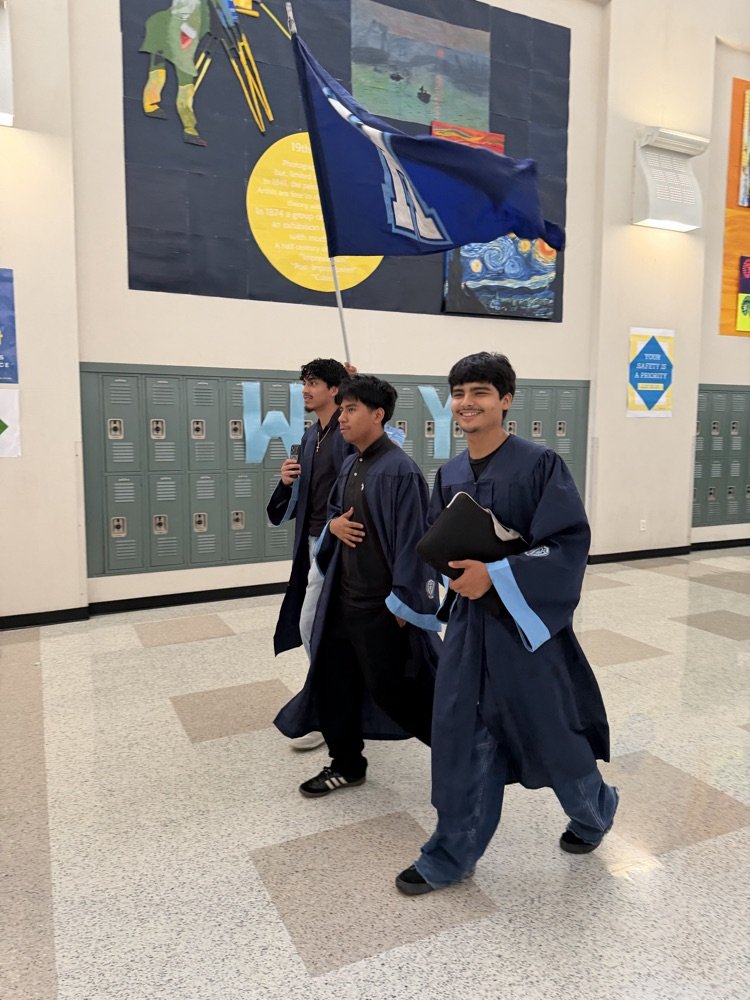ElsikHighSchool's tweet image. 📸 Class of 2026 captured the moment during Panorama Picture Day and later walked through ENGC for the Senior Walk. A true ELSIK tradition! 💙 #RamNation #LeadTheWay