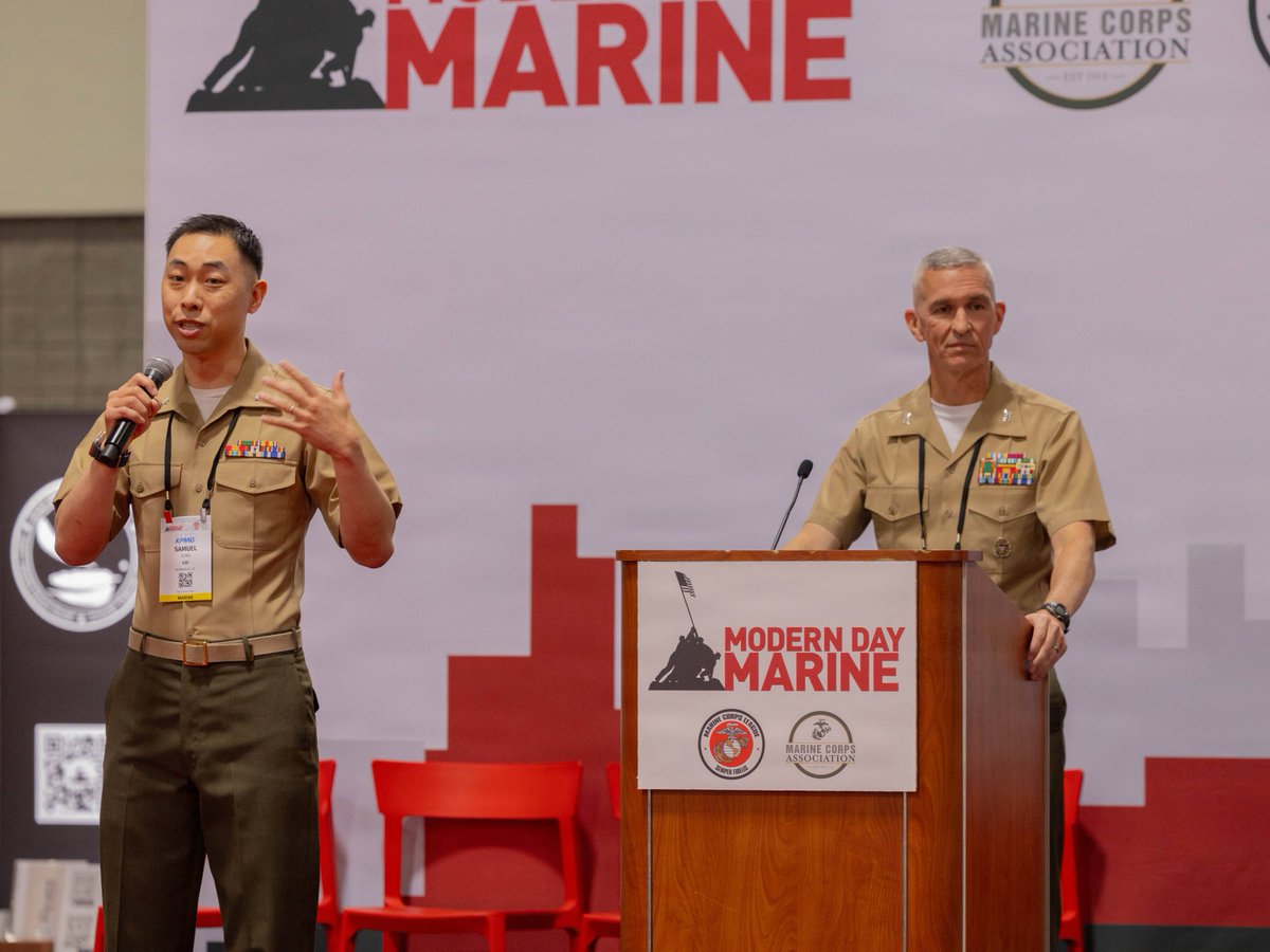 marforres's tweet image. U.S. Marines with @4thMLG engage industry partners on artificial intelligence and data-driven decision-making at @ModernDayMarine 2026 in Washington, D.C., April 28, 2026. #MARFORRES #ModernDayMarine #Logistics @DeptofWar