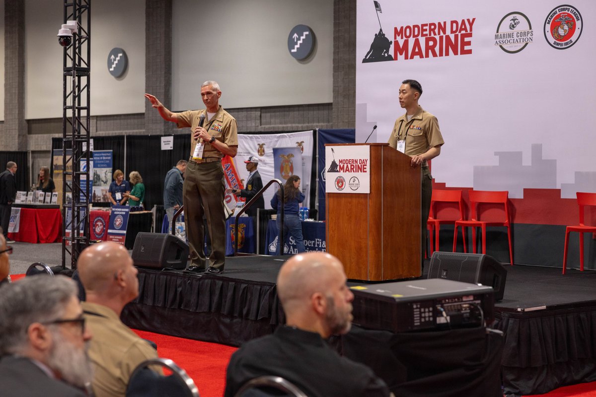 marforres's tweet image. U.S. Marines with @4thMLG engage industry partners on artificial intelligence and data-driven decision-making at @ModernDayMarine 2026 in Washington, D.C., April 28, 2026. #MARFORRES #ModernDayMarine #Logistics @DeptofWar