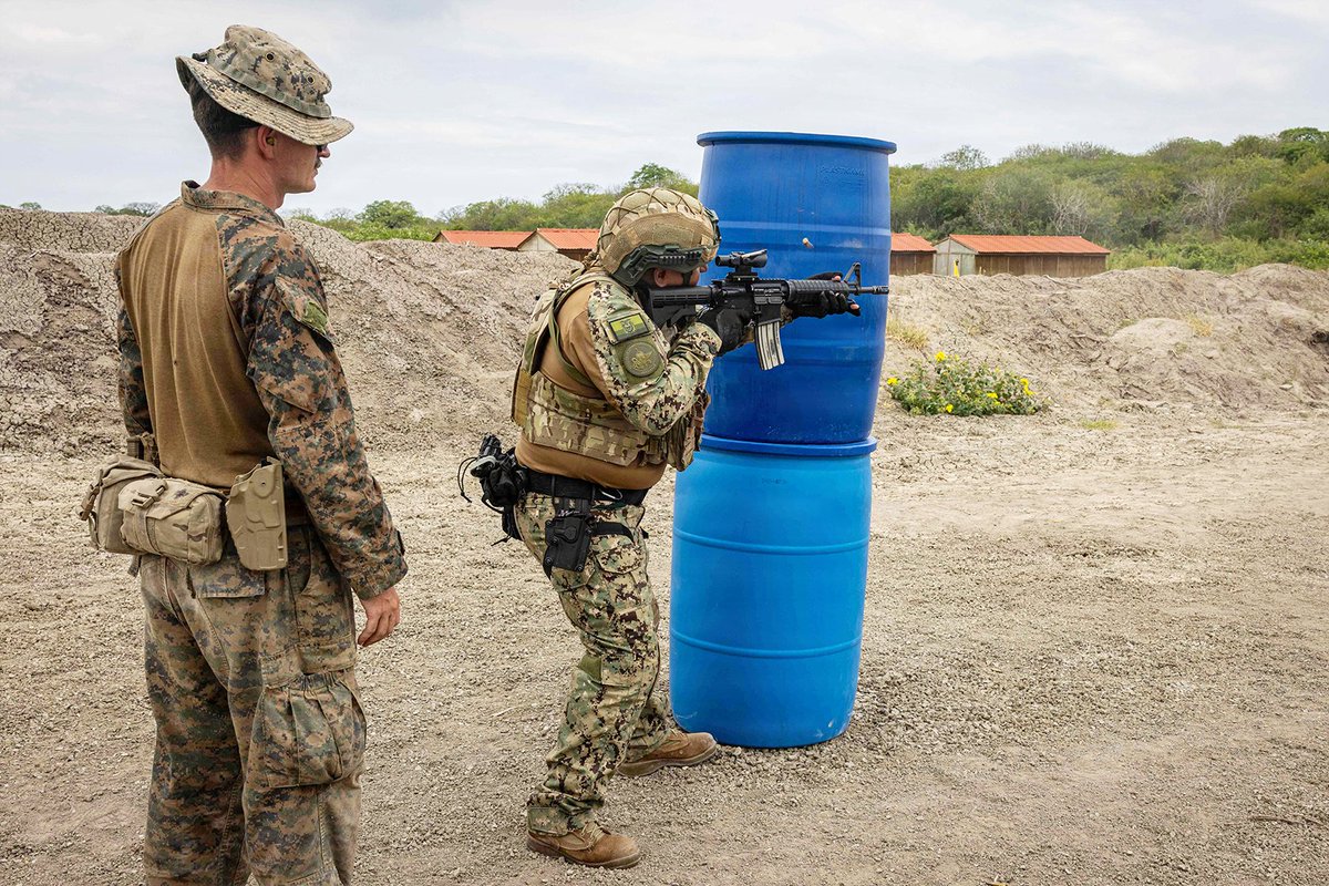 MARFORSOUTH's tweet photo. U.S. and Ecuadorian Marines conduct marksmanship training at Naval Base Jaramijó, Ecuador, April 22, 2026, strengthening combined readiness and partner capacity to support @Southcom efforts to disrupt illicit trafficking and protect the homeland.  📸 U.S. Marine Corps https://t.co/BPrfJ5yOpO
