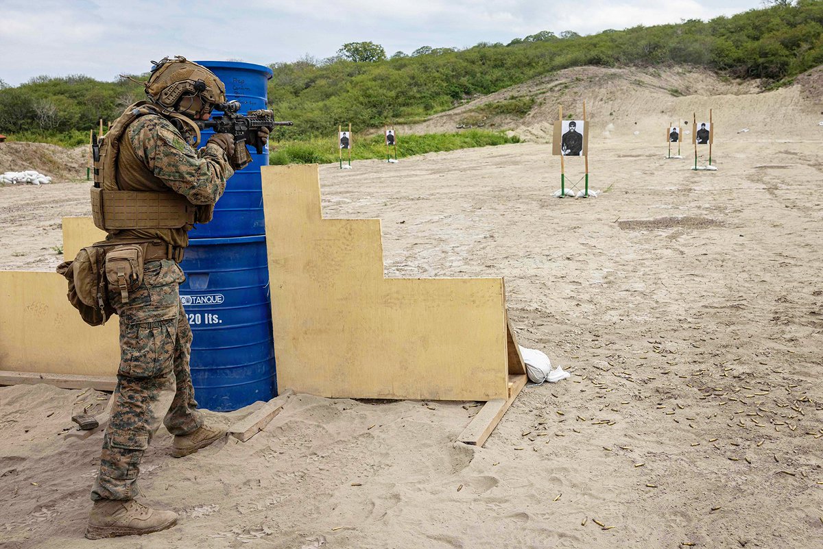 MARFORSOUTH's tweet photo. U.S. and Ecuadorian Marines conduct marksmanship training at Naval Base Jaramijó, Ecuador, April 22, 2026, strengthening combined readiness and partner capacity to support @Southcom efforts to disrupt illicit trafficking and protect the homeland.  📸 U.S. Marine Corps https://t.co/BPrfJ5yOpO