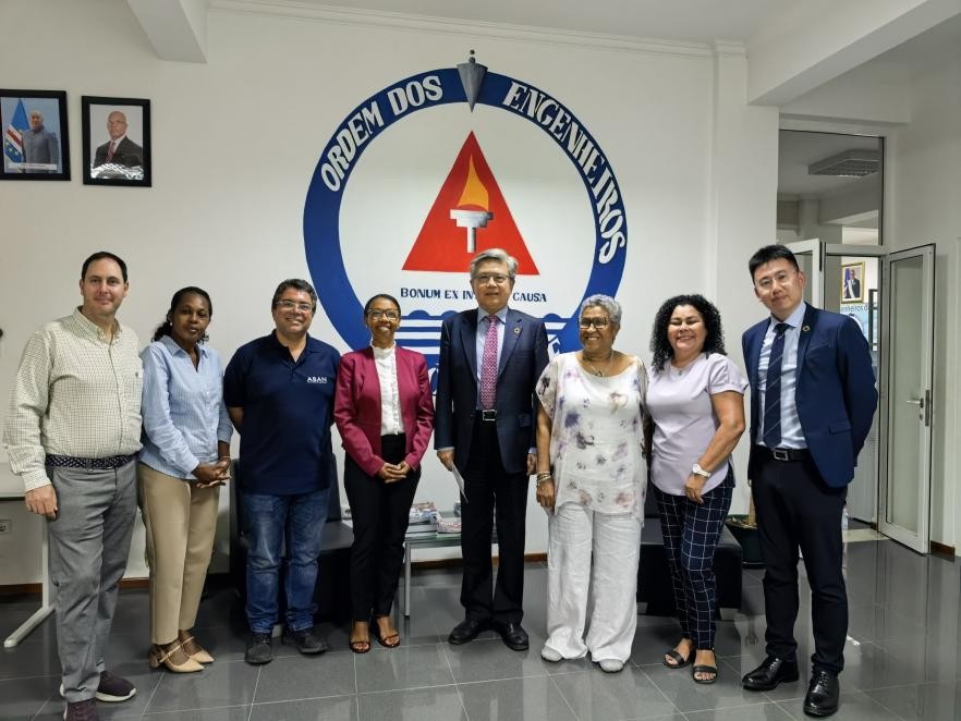 WFEOecbap's tweet photo. 🌍On April 9, #ECBAP visited the Engineers Association of Cabo Verde and exchanged with President Ms. Carla Martins on future collaboration in engineering capacity building. https://t.co/QhscvkjhXM