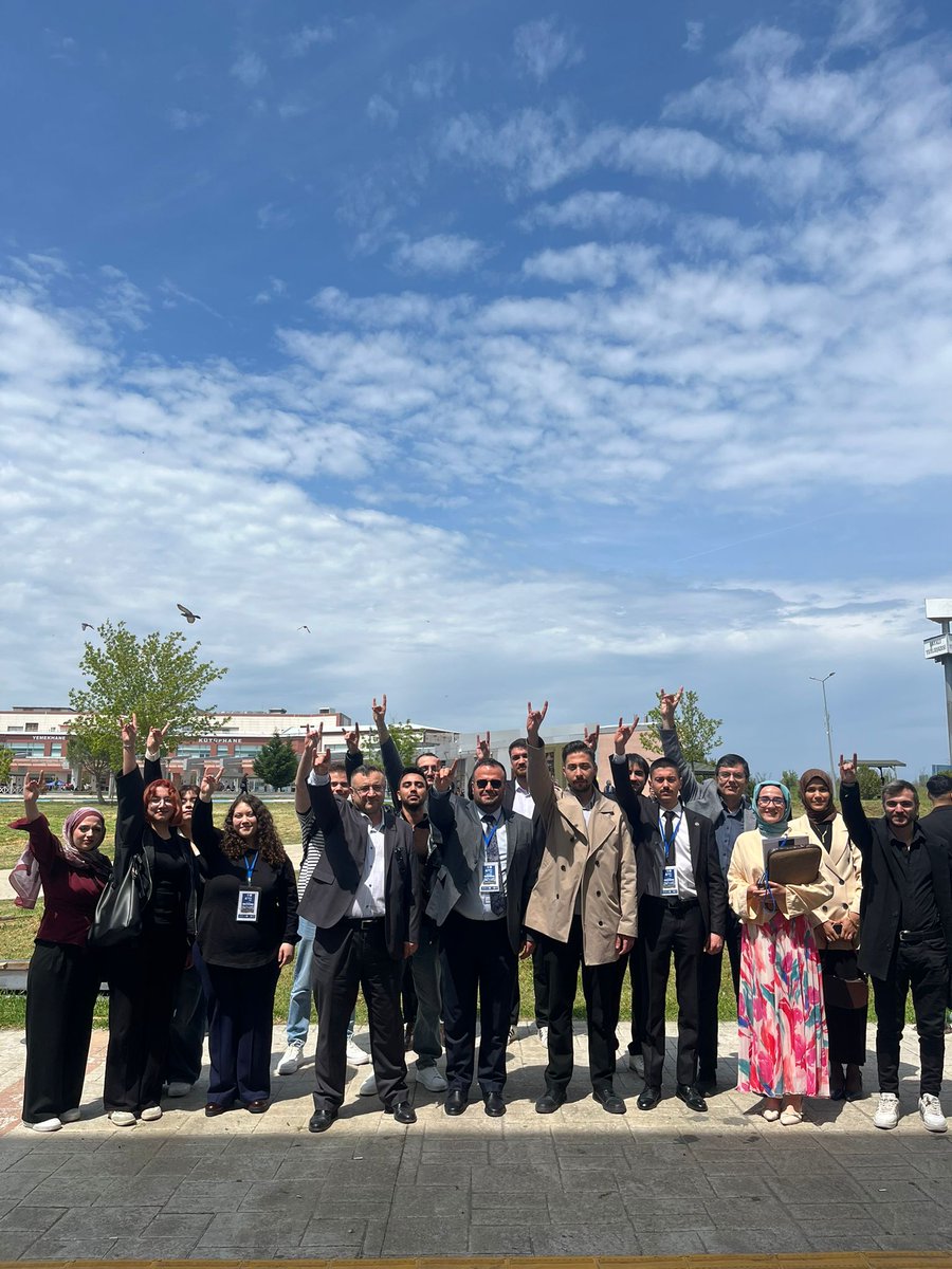 turk_ocak's tweet photo. Kırklareli Üniversitesi bünyesinde, Kırklareli Üniversitesi İlahiyat Fakültesi'nin düzenlediği ve Kırklareli Yardımlaşma ve Eğitim Derneği, Kırklareli Türk Ocağı, Genç-iz, Gülce Türk Yurdu Öğrenci Kulübü, Kültür Sanat ve Edebiyat Kulübü ile Toplumsal Araştırmalar Kulübü'nün

1/3 https://t.co/9dwzvOvLyF