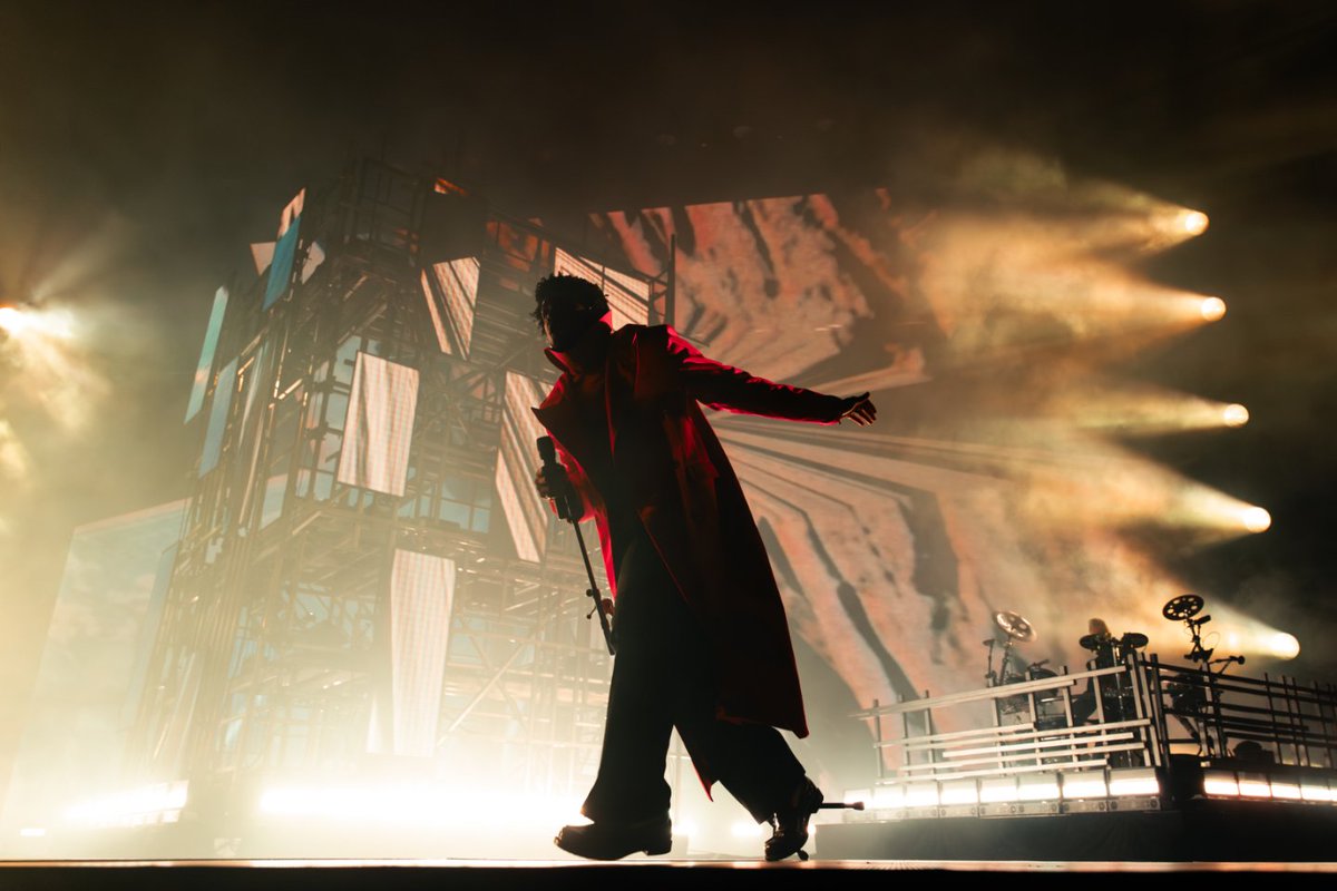 PRGlive's tweet photo. Lighting for @Labrinth’s @Coachella set by Tom Sutherland (@DX7Design) used Vari-Lite VLHive fixtures in tower structures to create a layered, cinematic visual world. Read the full article 🔗 https://t.co/dcXqOOd1tj
📸 @elliemitchphoto https://t.co/WsMI82ltbL