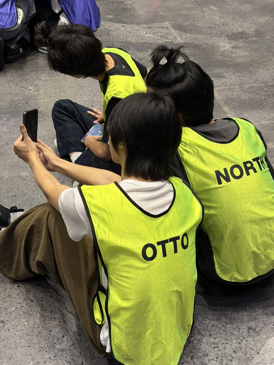 Ronna.Ron tweet media