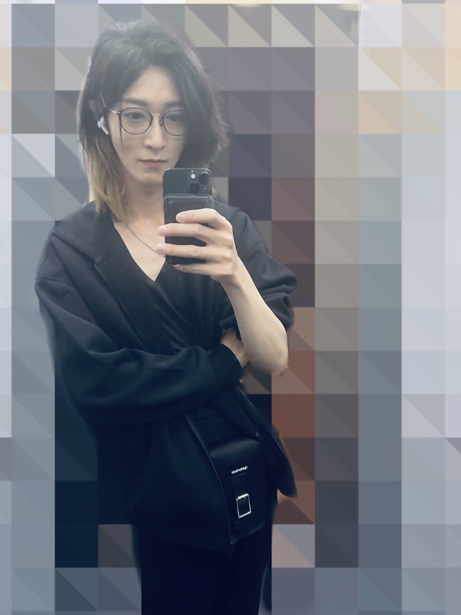 モナキ tweet media