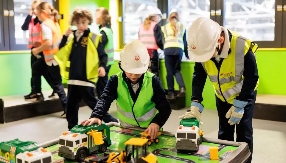MerseyRDC's tweet photo. ♻️ NEW DATES OPEN! Book FREE sessions at Gillmoss Recycling Discovery Centre!

👥 6-30 people | ⏱️ 90 mins | 🏭 Tour included

Learn to #RecycleRight &amp; see recycling in action!

Book: https://t.co/H7jwFavbj3 https://t.co/0y3j7eFM5H