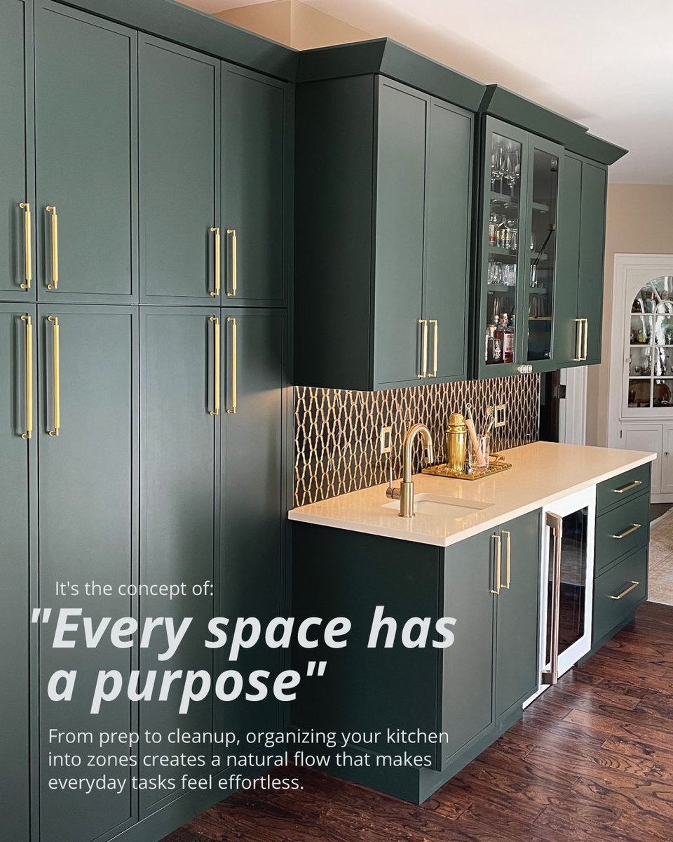 PCabinetry's tweet photo. Ever notice how some kitchens just feel easier to use?

That usually comes down to organization. Zone-based layouts give every part of the kitchen a clear purpose, from prepping meals to cleaning up after them.

#KitchenDesignInspo #KitchenLayout #HomeRemodelTips #DreamKitchen https://t.co/idU0Do3Fyy