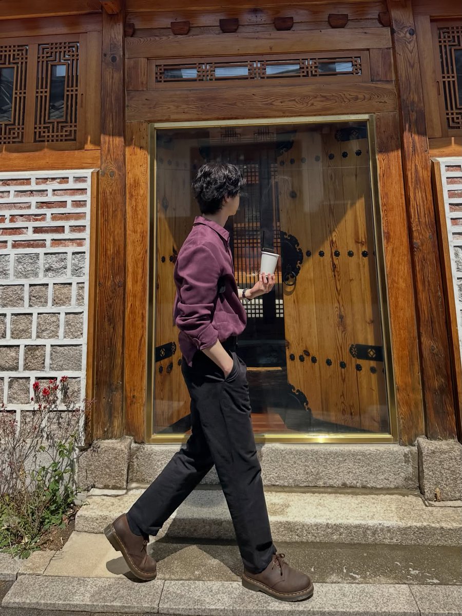 dongyoosn's tweet photo. Hope Seoul treats you kindly and beautifully. https://t.co/X8ZKeVsWti