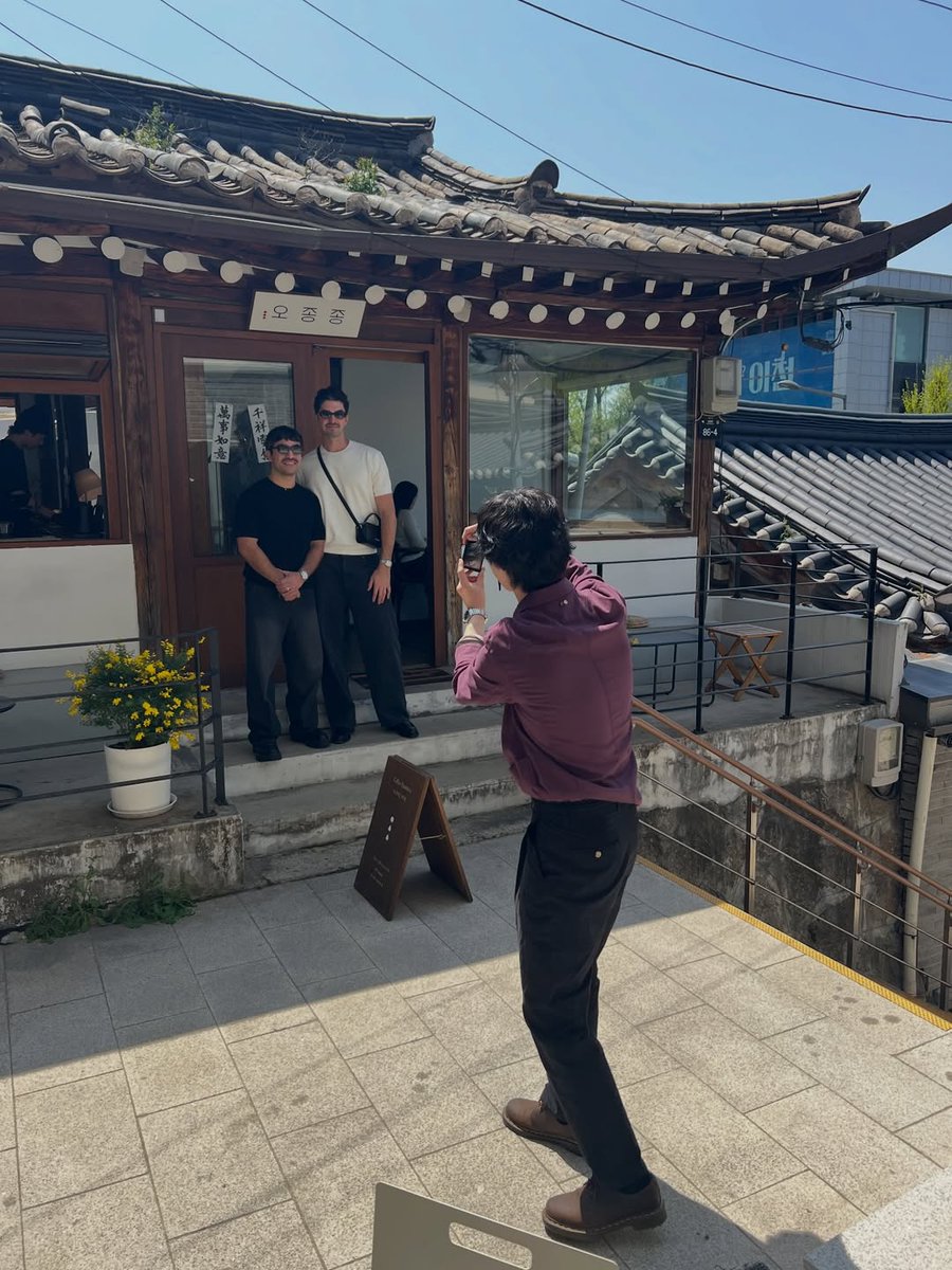 dongyoosn's tweet photo. Thank you as well to all the journalists who came for the Nuruk interview. https://t.co/lZsKDdcXqX