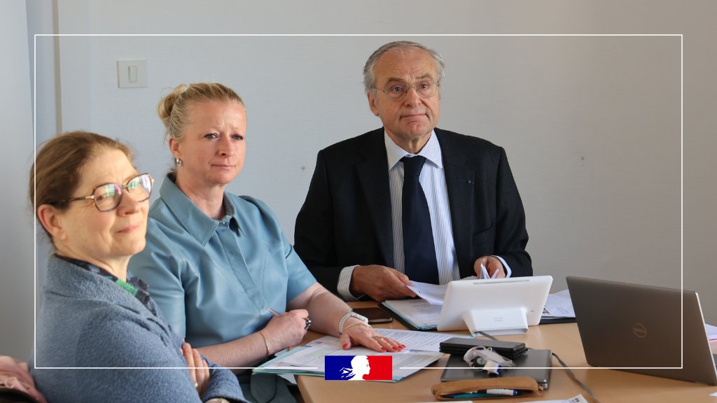 Image de Préfet de la Somme - #Territoires🤝| Le Préfet de la Somme a réuni les élus pour le 1er webinaire des maires depuis les é