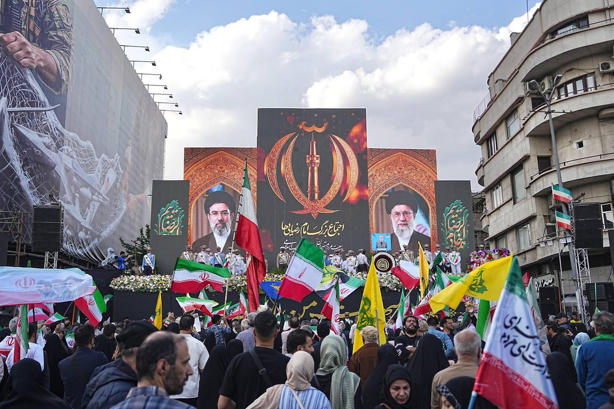 خط رهبری tweet media