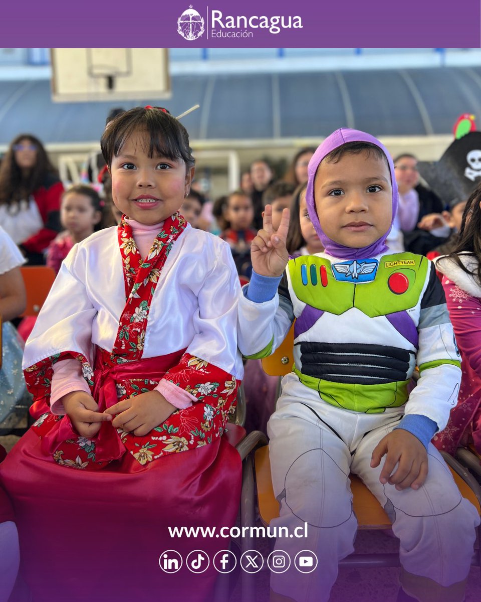 Cormun_Rancagua's tweet photo. En el marco del #MesDelLibro, Colegio El Cobre festeja con la realización de “El Carnaval del Libro” 📚. Alumnos, directivos y docentes caracterizan grandes obras literarias. 🫶🏼
¡Valoramos la preparación y dedicación en cada presentación! 👏🏼 https://t.co/OFYT02BEEb