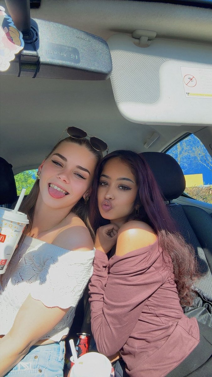 ThegoddesMeadowdini tweet media